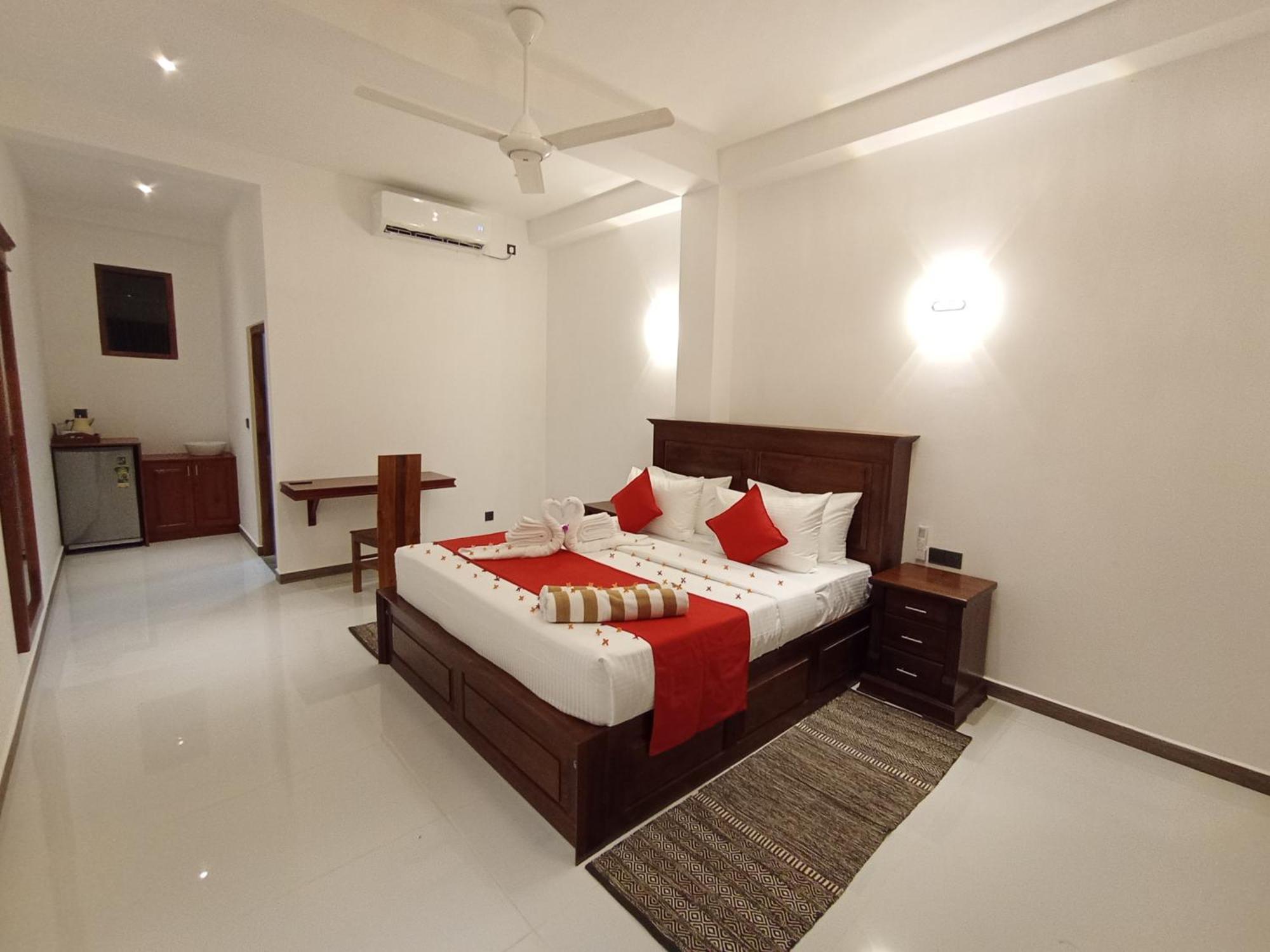Crown Breeze Hotell Ahangama Eksteriør bilde