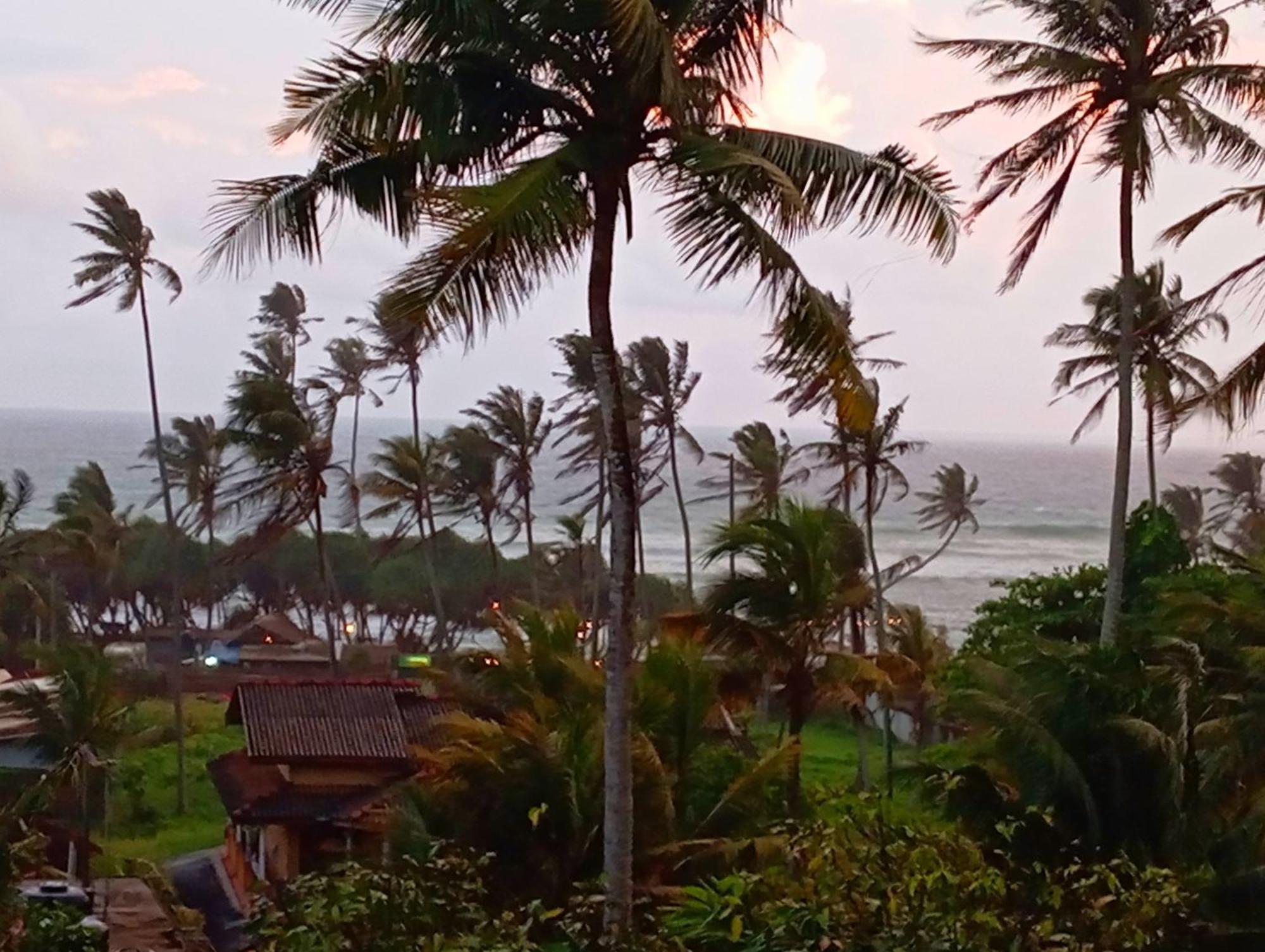 Crown Breeze Hotell Ahangama Eksteriør bilde